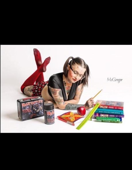 Nylon Dolly sexy model photo