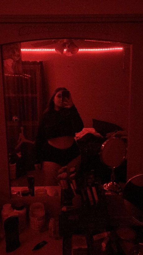 BabyR sexy actress photo