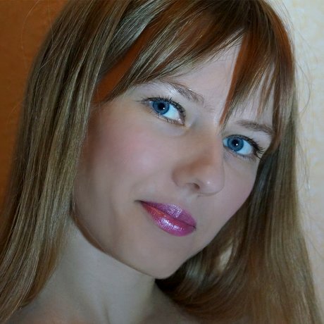 Angela LIVE star perfect image