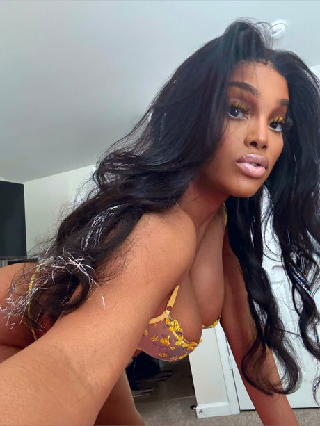 Nyabella erotic model gallery