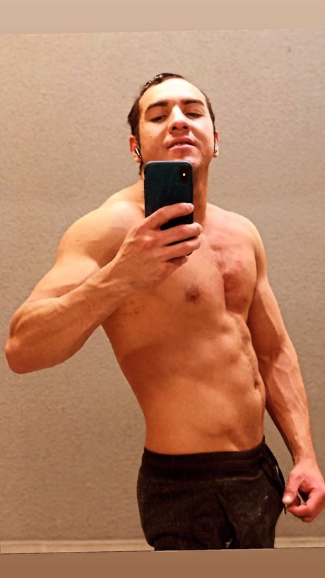 Osnando Nunes naked star img