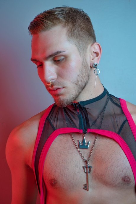 Aaron Harley hot actress photo