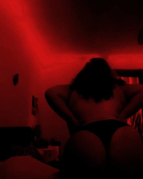 Ally Cat pretty model photo