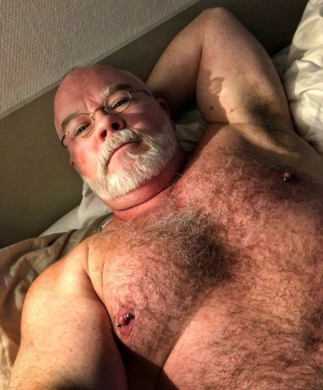ohthatbear star nude img