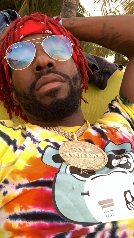 Wild Lifestyle Even Wilder Fans model sex photo