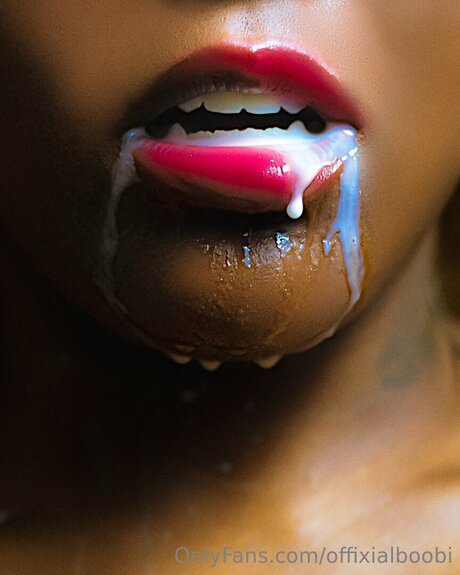 Big Wavy model xxx galleries