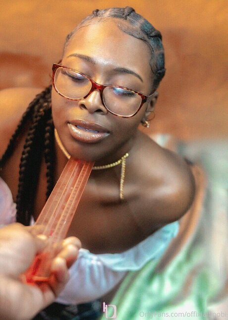 Big Wavy pornstar top image