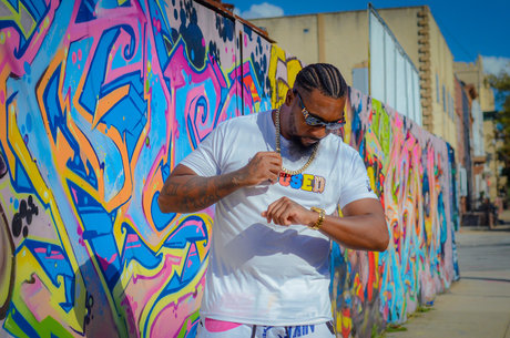 Jay Lyrickal pretty model photo