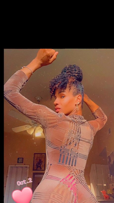 HugeDream sexy model gallery