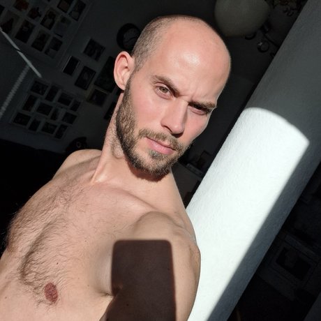 Official tomtheone star nudes gallery