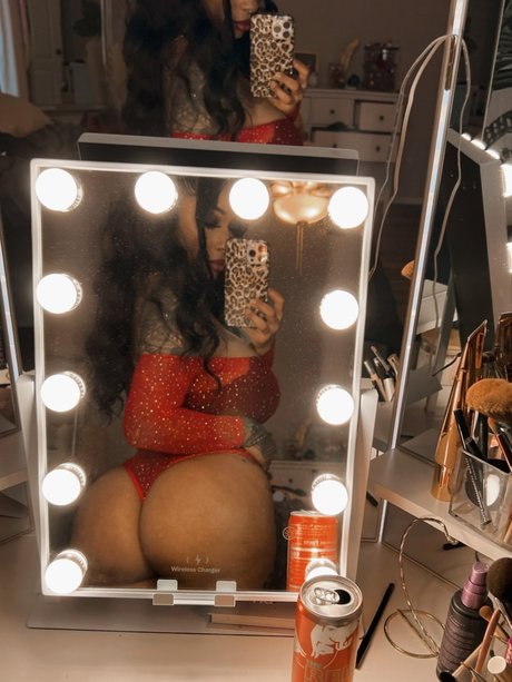 Mimi Perez star hd img