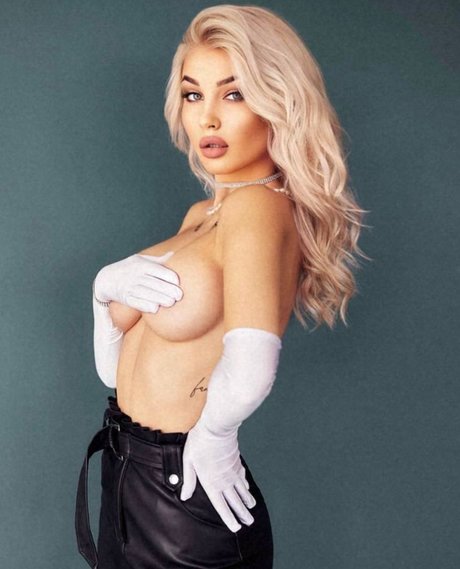 _Paris Jolie_ art star gallery