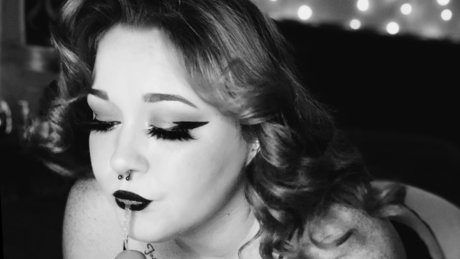 Batty_ model porn gallery