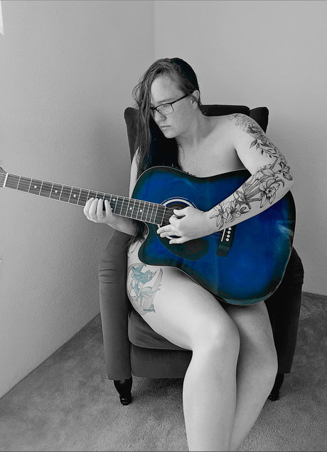 Alice May best actress pics