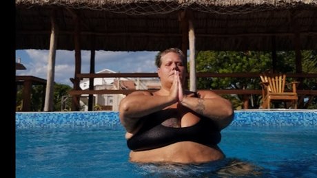 BBW Veronica model erotic picture