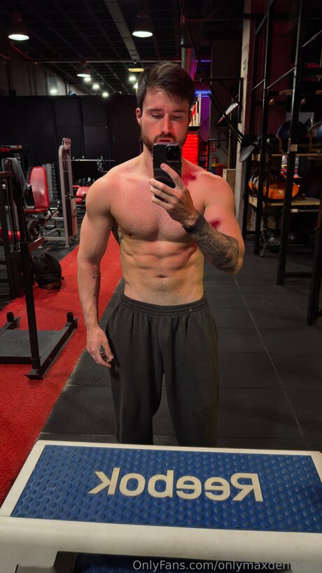 Max Dennison star adult pics