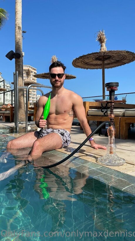 Max Dennison star top pictures