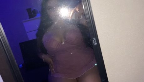 lilisc model nude photo