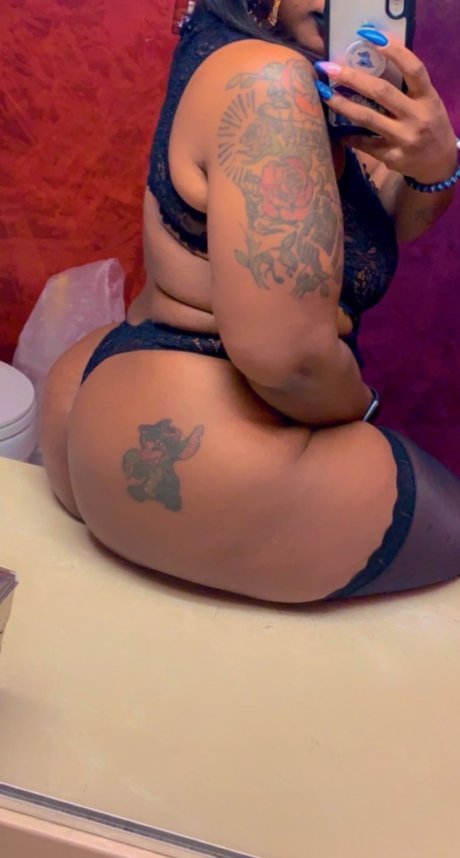 Vee the Alien_ sexy pornstar pictures