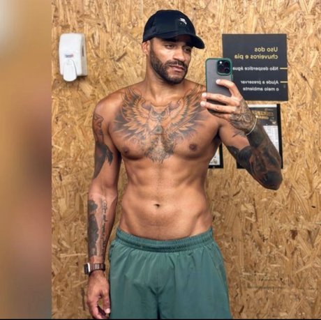 Rael Oliveira model erotic photos