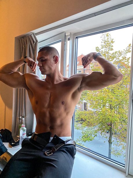 Beau Jonathan nice actress photo