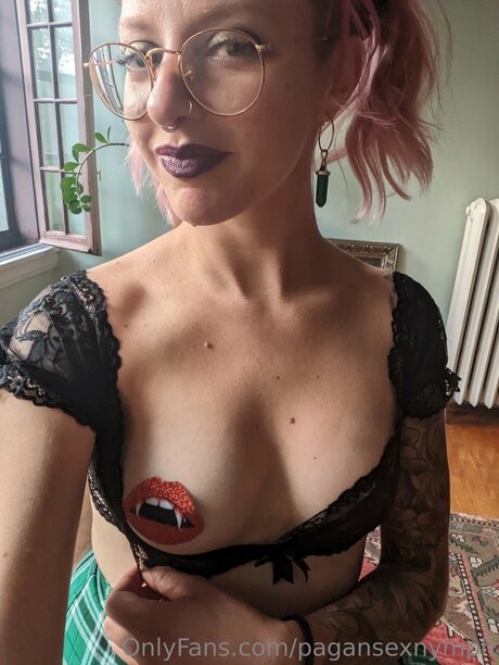 Kitten Nymph model free pic