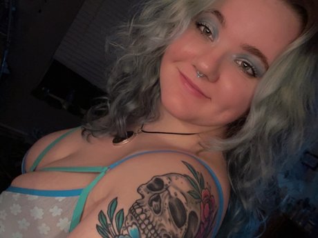 Pae model exclusive archive