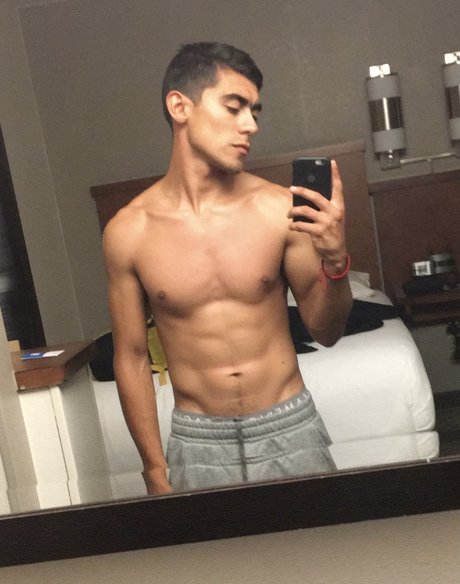 Henry Crrl exclusive star images