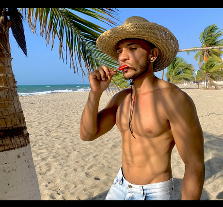 Lino Paz adult model archive