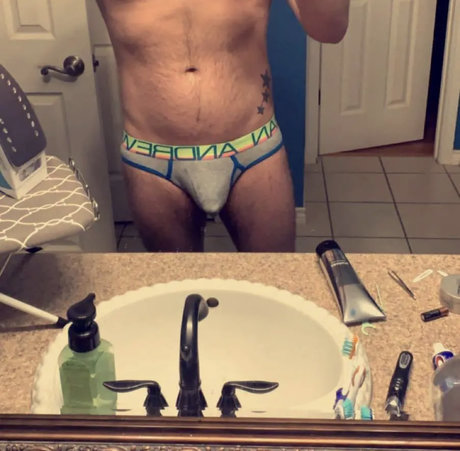 Justin Hughes_ sex model pic