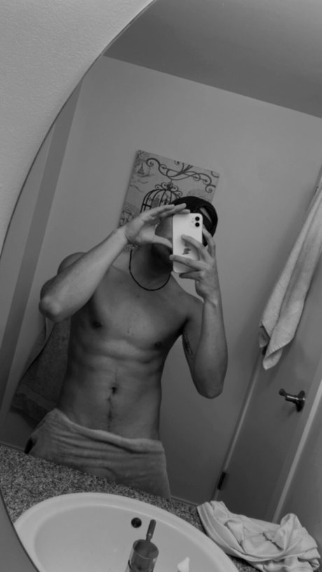 Adan pornstar top photo