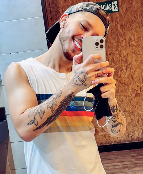 Renato Santana pornstar exclusive pics