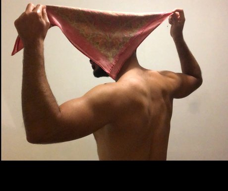 O R E D naked star photos