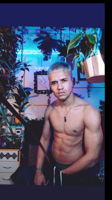 Onyx Lorenzo nude star img