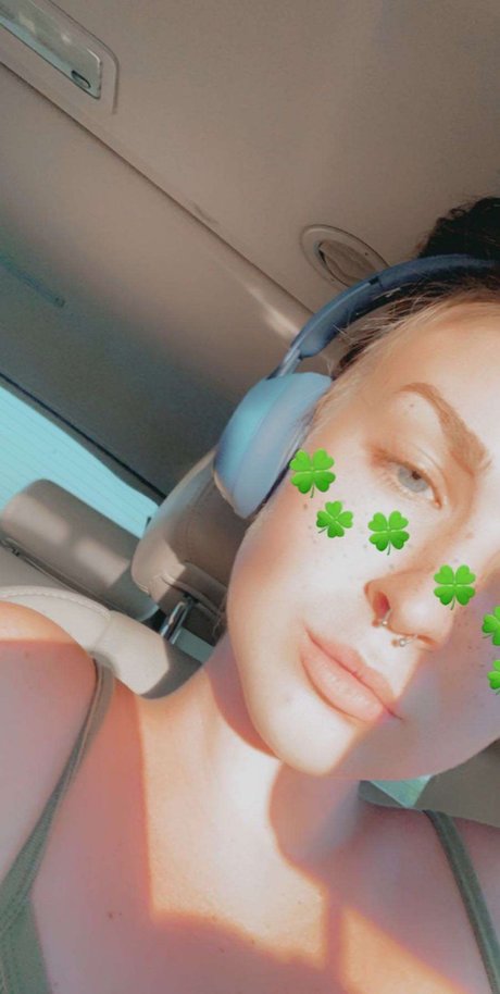 Ajlovehouse model hot pic