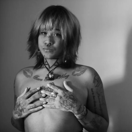 Patience TheBody model top photo