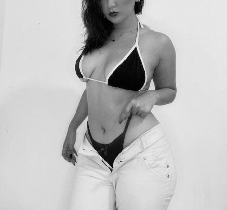 Paris Mor model image