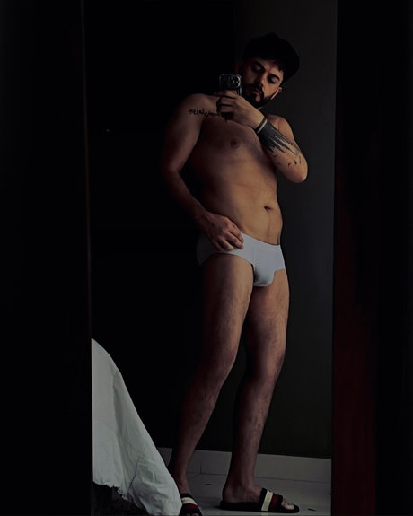 Papucchiin nude star img