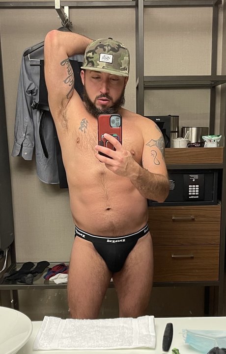 PapiTiago69 naked pornstar picture