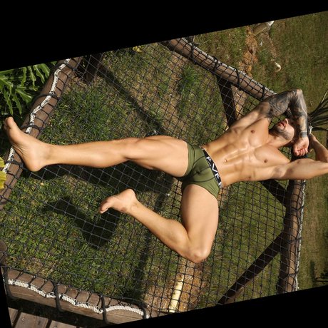 Antony Walker star pretty pictures