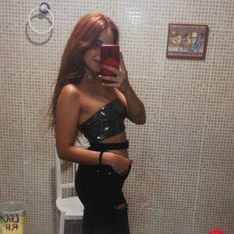 Paola Boom_ exclusive star pics