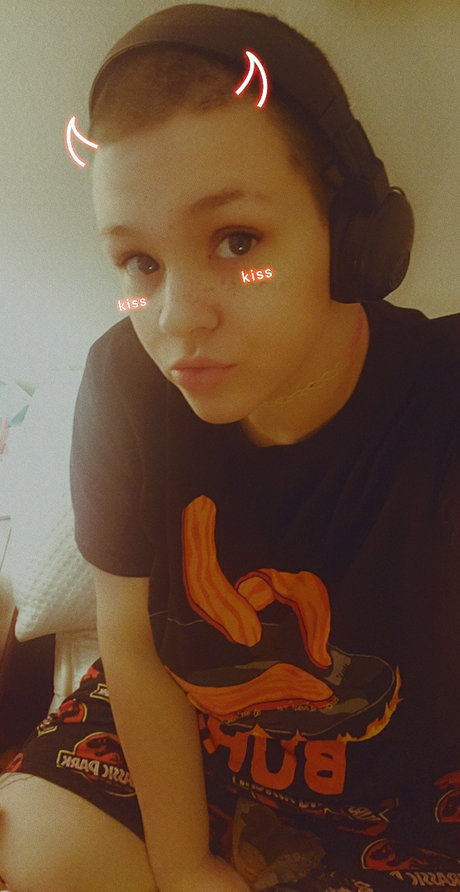 Pan pornstar top image