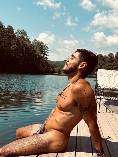 Lobo_ model exclusive picture