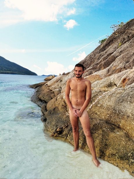 Ashley Tycho star pretty pic