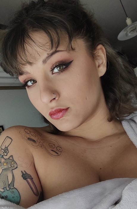 Mulisa Maze nude actress image