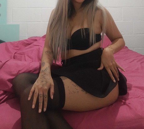 Perla hot star art pictures