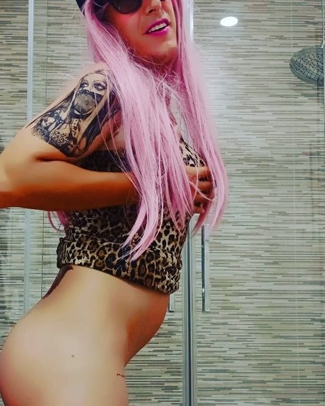 Penelope Crossdesser star sexy image