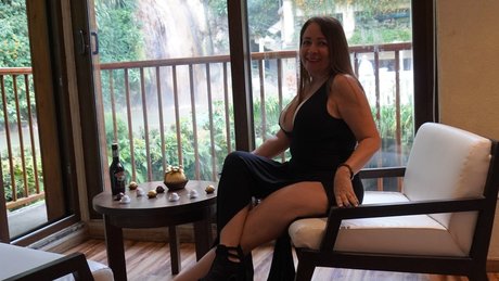 PenelopeFox naked model archive