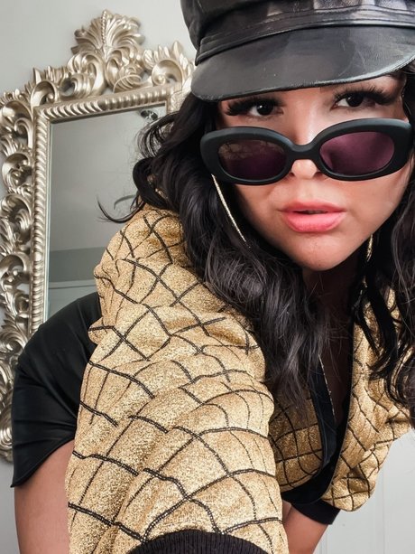 Peejsicle star adult image