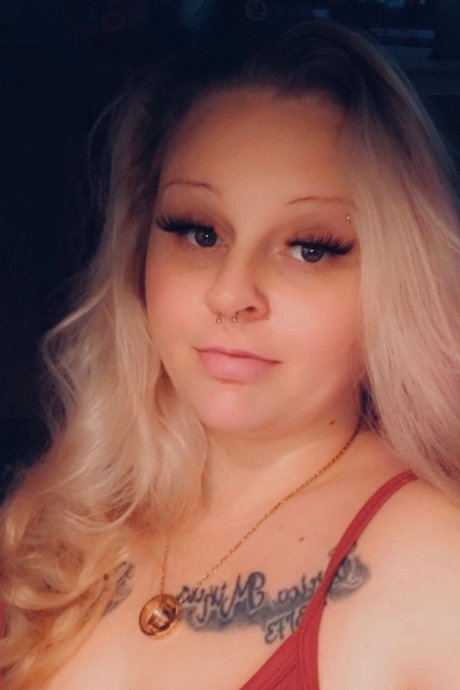 Peechesz28 high quality pornstar image